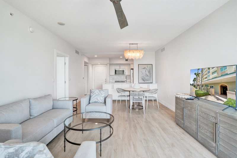 700 E Boynton Beach Boulevard # 406, Boynton Beach FL 33435