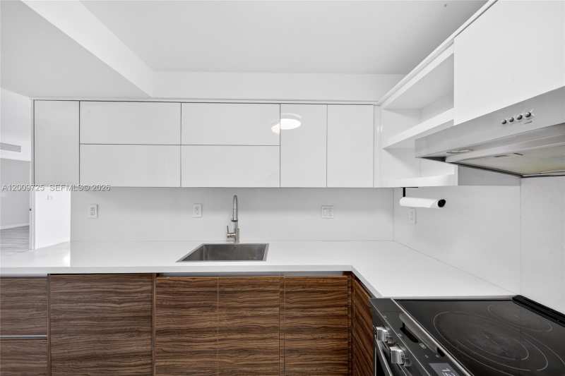 3401 N Country Club Dr # 812, Aventura FL 33180
