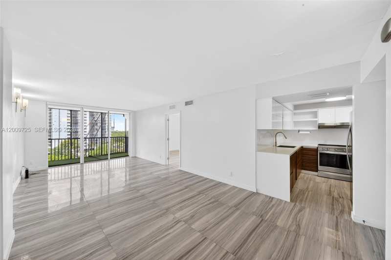 3401 N Country Club Dr # 812, Aventura FL 33180