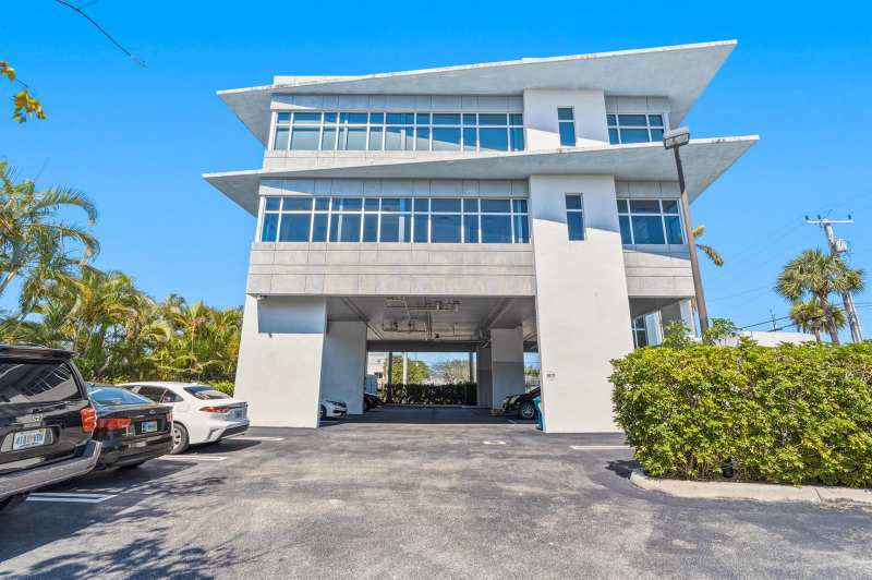 3330 N Federal Highway, Boynton Beach FL 33435