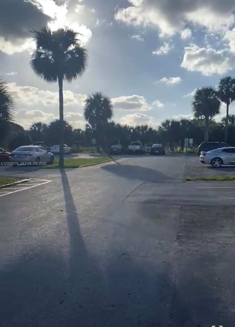 3710 NW 21st St # 305, Lauderdale Lakes FL 33311