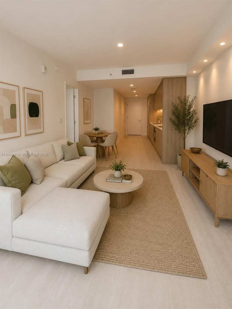 77 SE 5TH ST # 1811, Miami FL 33131