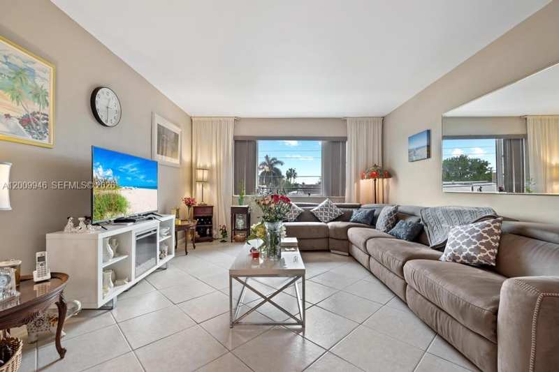 400 S Cypress Rd # 424, Pompano Beach FL 33060