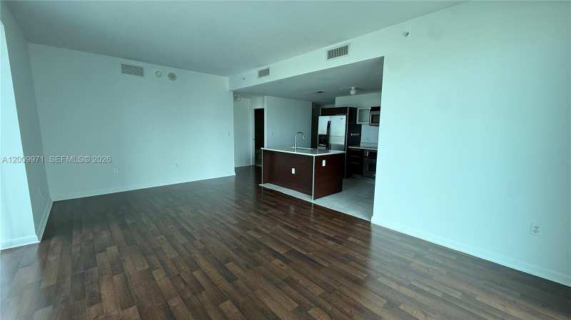 1900 N BAYSHORE DR # 1911, Miami FL 33132