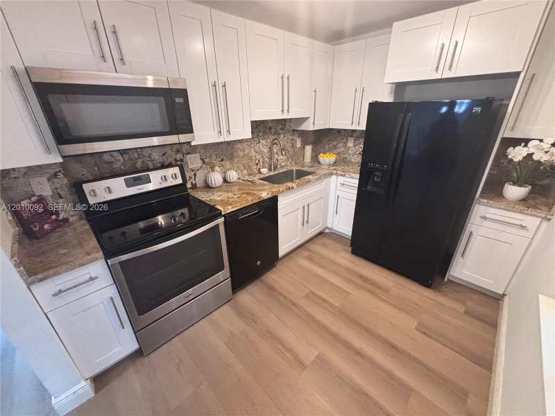 8050 W Mcnab Rd # 212, Tamarac FL 33321
