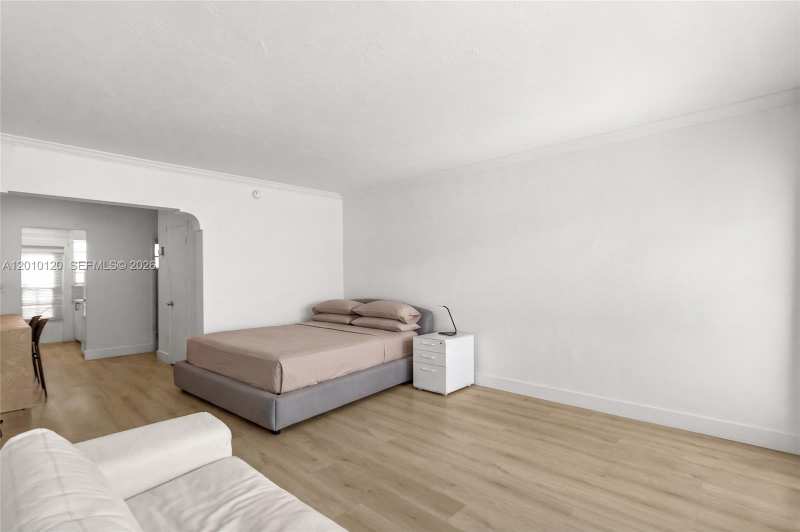 717 Espanola Way # 111, Miami Beach FL 33139