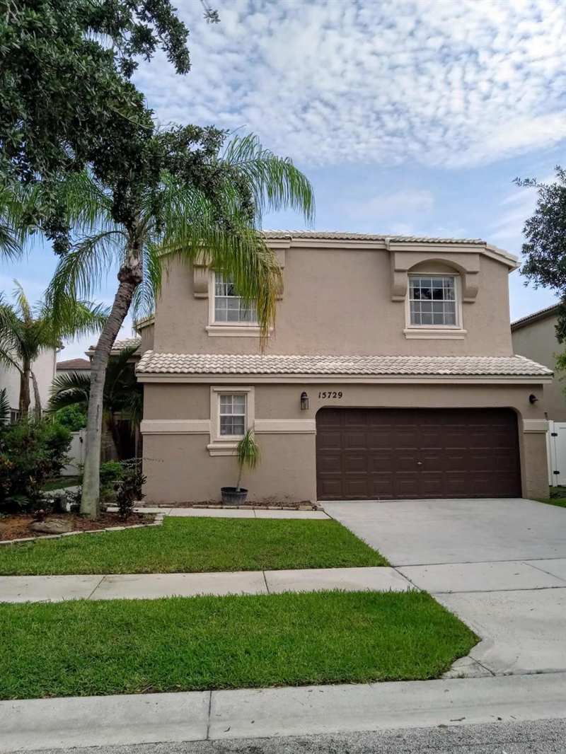 15729 NW Tenth Street NW, Pembroke Pines FL 33028