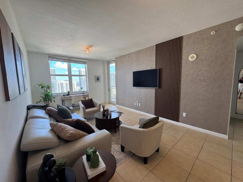 511 SE 5th Avenue # 2215, Fort Lauderdale FL 33301