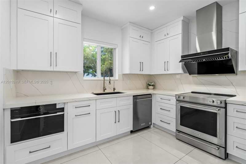 7800 SW 57th Ct, South Miami FL 33143
