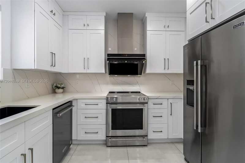 7800 SW 57th Ct, South Miami FL 33143
