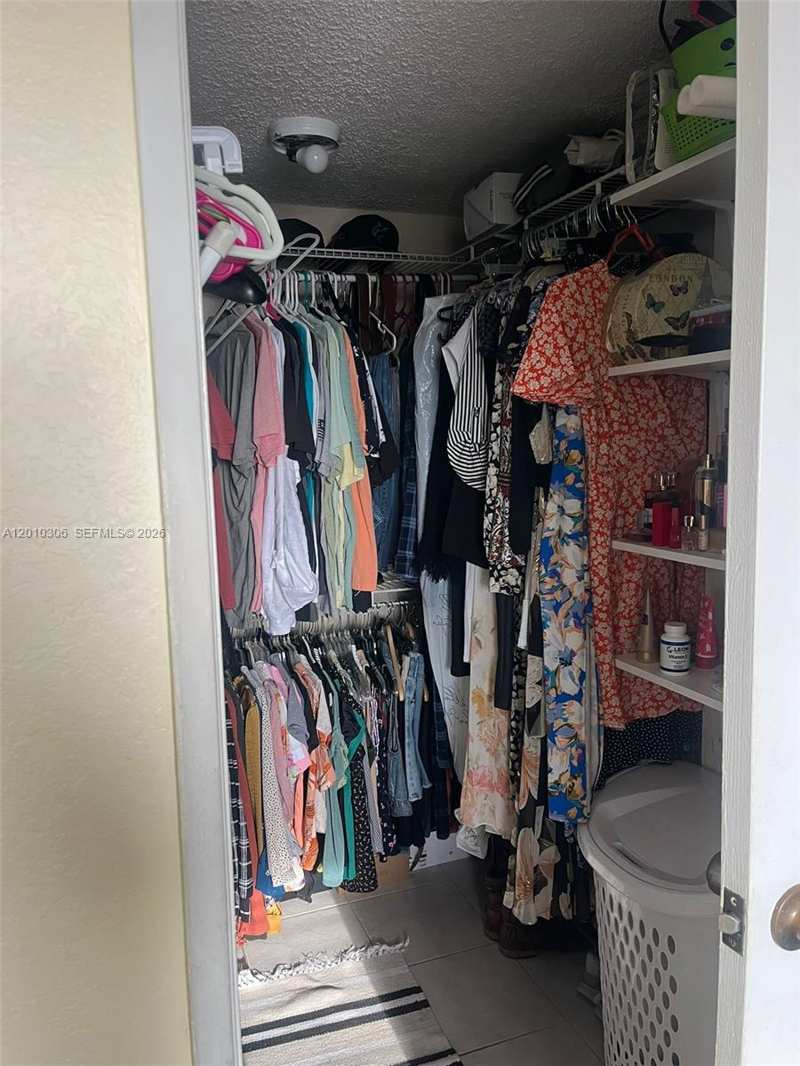 2735 W 52nd St # 502, Hialeah FL 33016