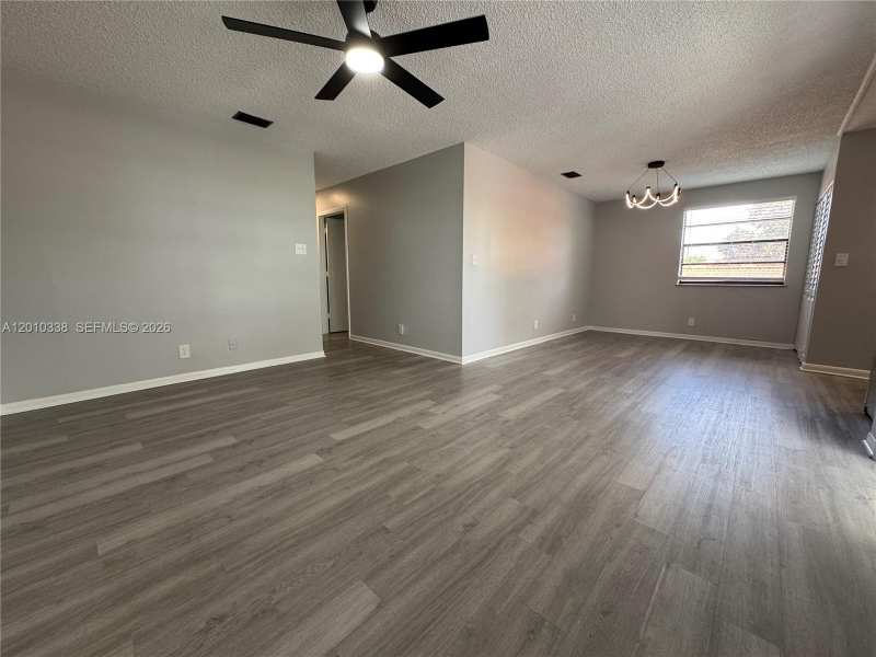 10947 NW 45th St, Coral Springs FL 33065