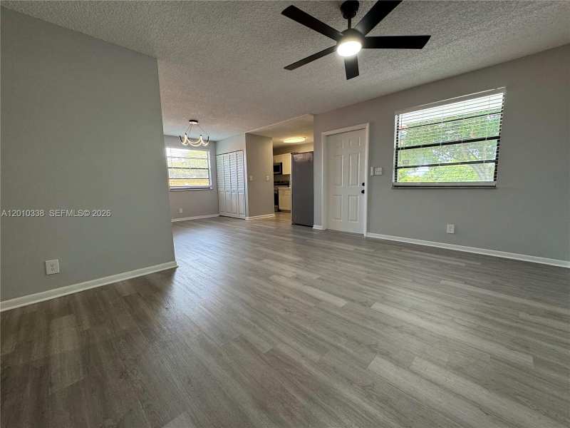 10947 NW 45th St, Coral Springs FL 33065