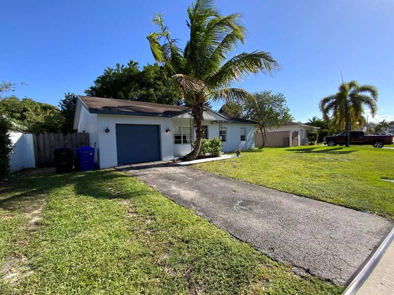 7922 SW 5th Street, North Lauderdale FL 33068