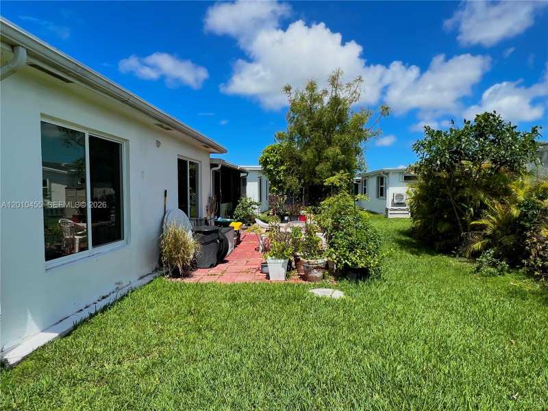 6800 NW 15th St, Margate FL 33063