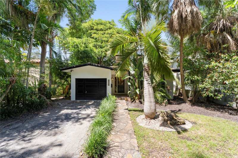5520 San Vicente St, Coral Gables FL 33146