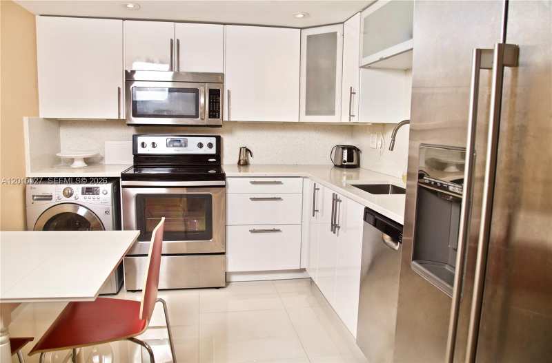 210 174th St # 1107, Sunny Isles Beach FL 33160