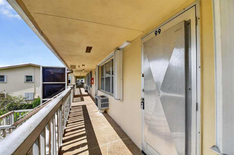 99 Bedford D, West Palm Beach FL 33417