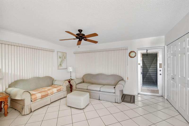 99 Bedford D, West Palm Beach FL 33417