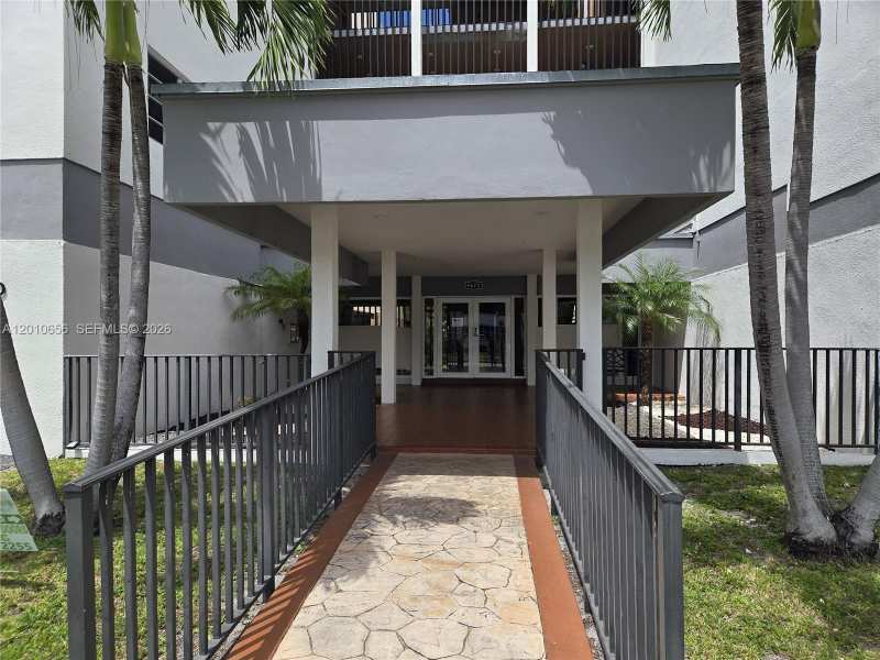 4670 W 13th Ln # 507, Hialeah FL 33012