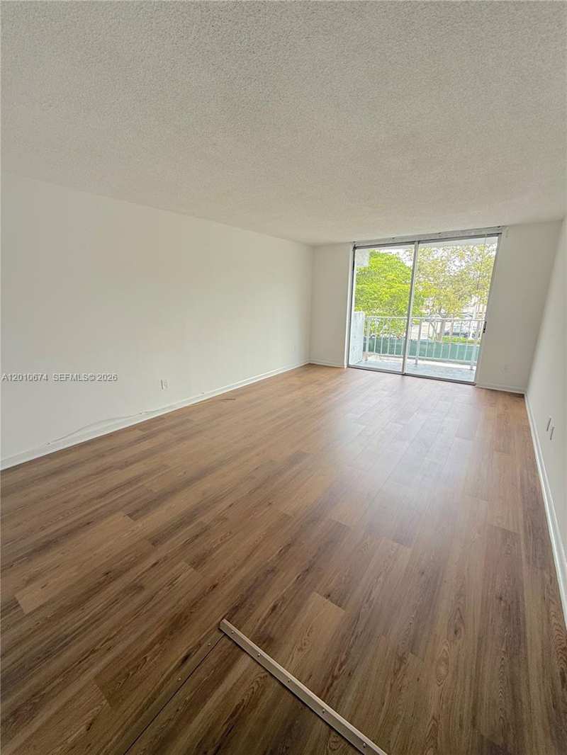 482 NW 165th St Rd # 307, Miami FL 33169