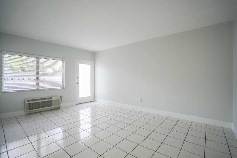 7640 Carlyle Ave # 8A, Miami Beach FL 33141