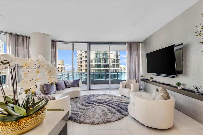 200 Biscayne Boulevard Way # 4401, Miami FL 33131