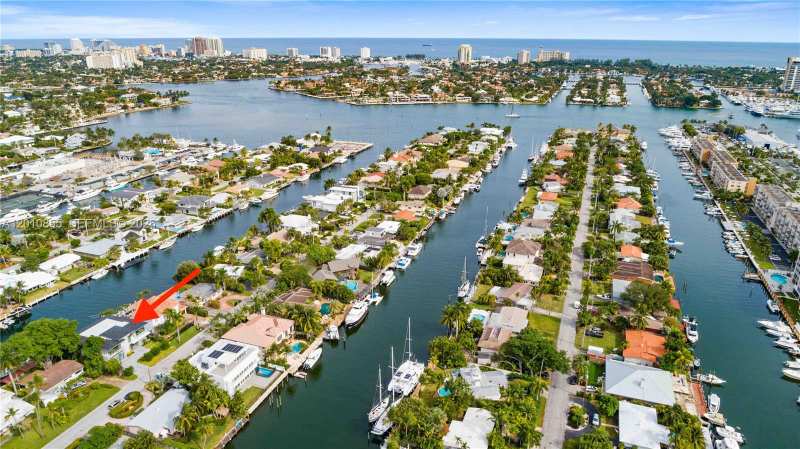 1537 SE 13th St, Fort Lauderdale FL 33316