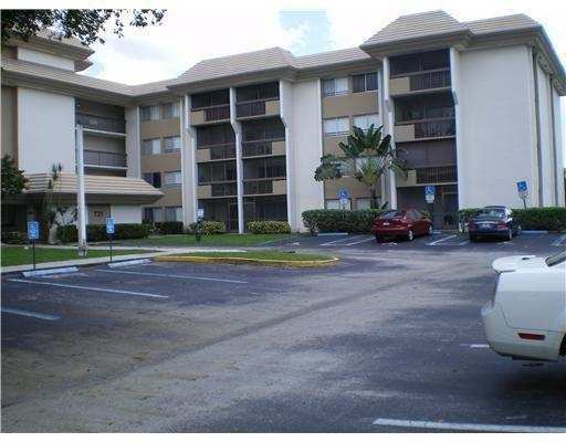 711 N Pine Island Road # 213, Plantation FL 33324
