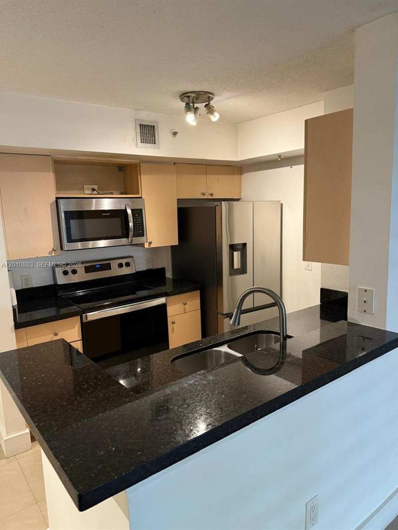 2433 Centergate Dr # 107, Miramar FL 33025