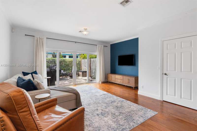 835 NE 19th Ave # 2, Fort Lauderdale FL 33304