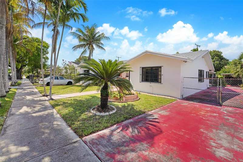 1735 SW 15th St, Miami FL 33145