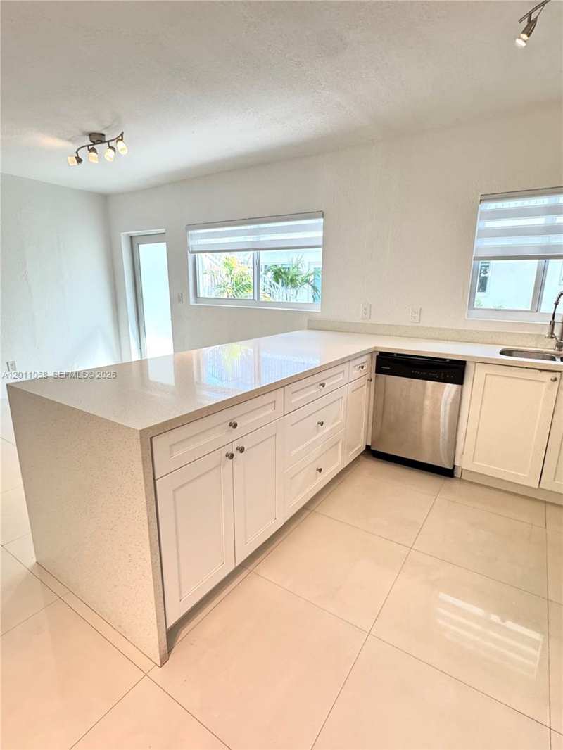 8035 Crespi Blvd # 9, Miami Beach FL 33141
