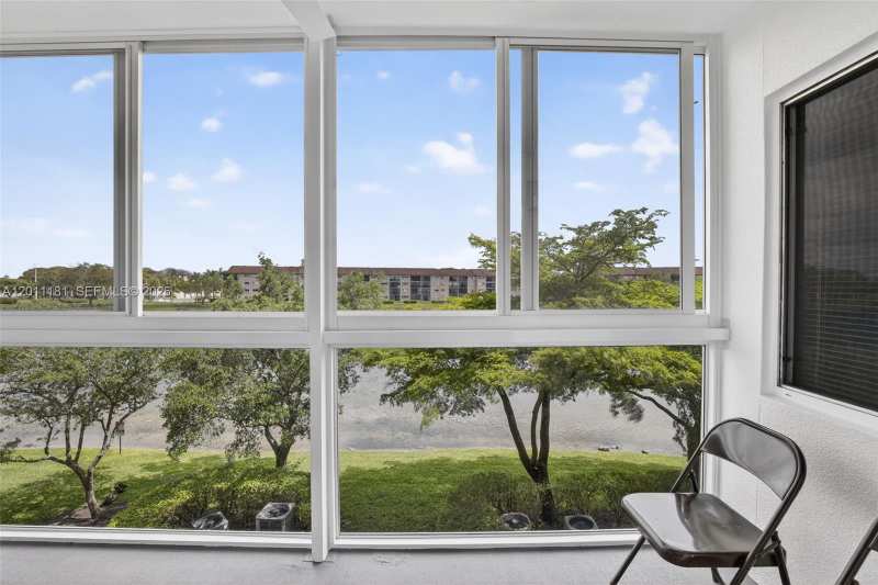 13700 SW 11th St # 309A, Pembroke Pines FL 33027