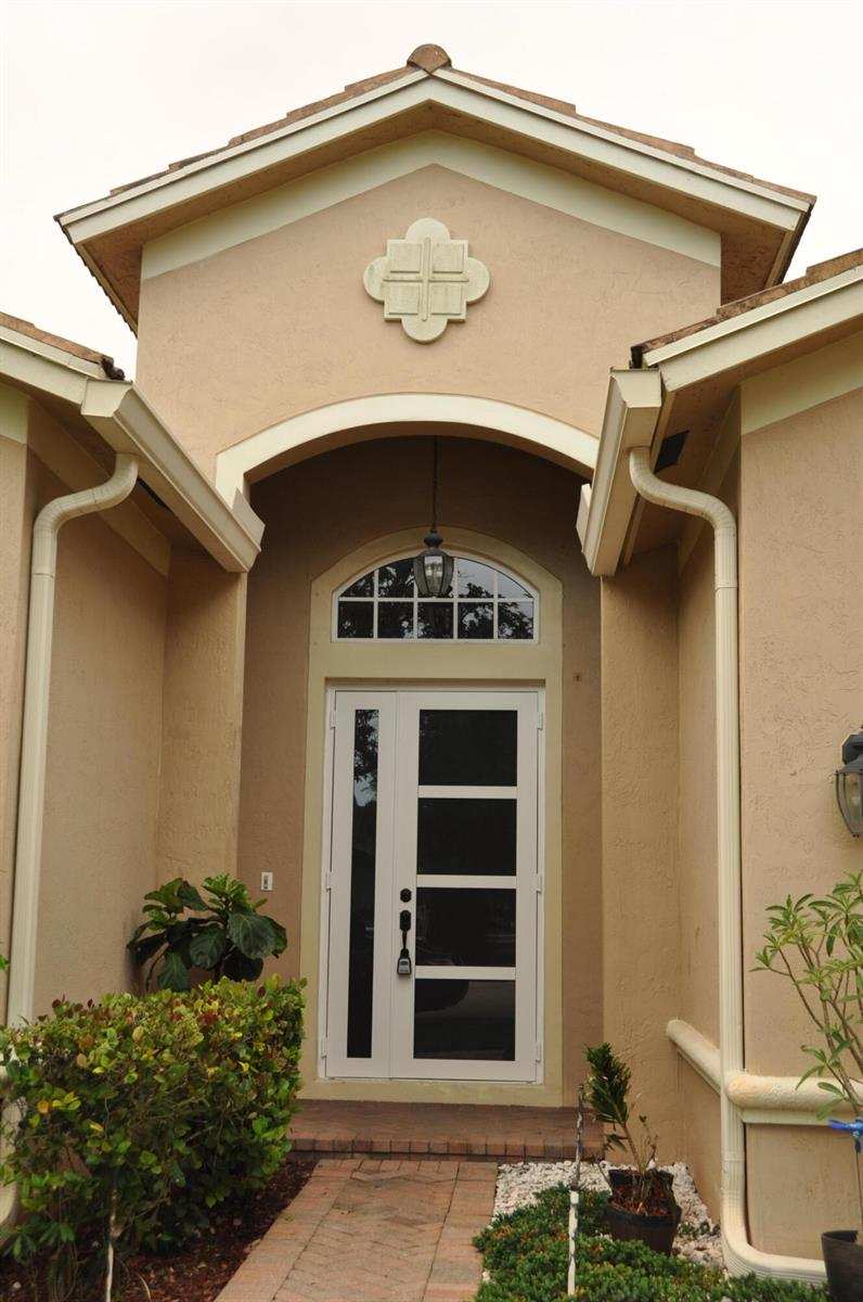19496 S Whitewater Avenue, Weston FL 33332