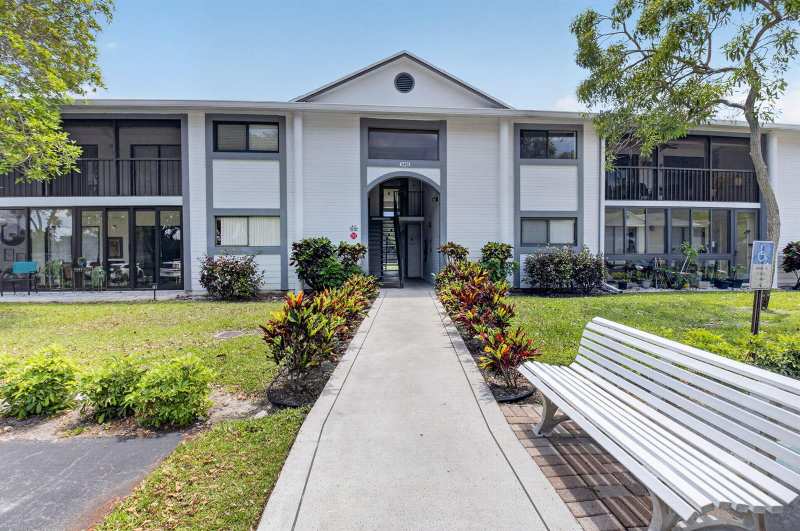 15453 Lakes Of Delray Boulevard # 201, Delray Beach FL 33484