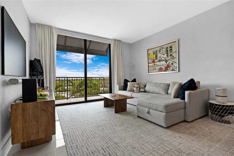301 Altara Ave # 823, Coral Gables FL 33146
