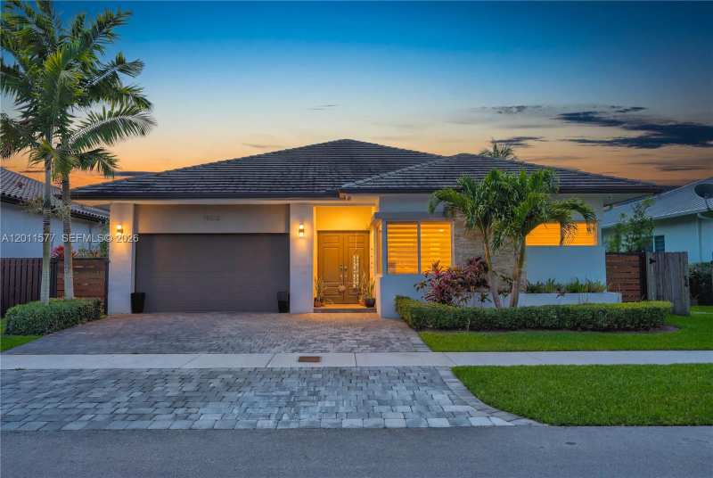 15012 SW 177th Ter, Miami FL 33187