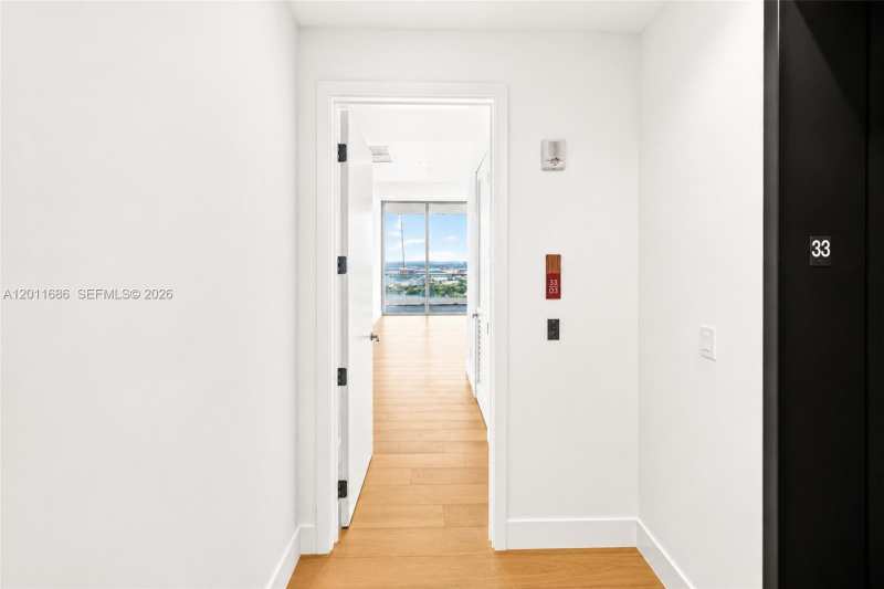 175 25 RD # 3303, Miami FL 33129