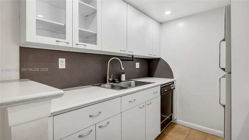 7200 Fairway Dr # H12, Miami Lakes FL 33014