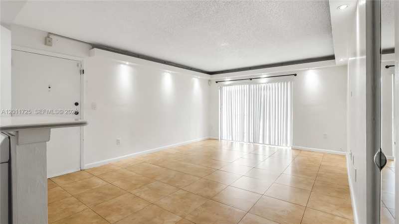 7200 Fairway Dr # H12, Miami Lakes FL 33014
