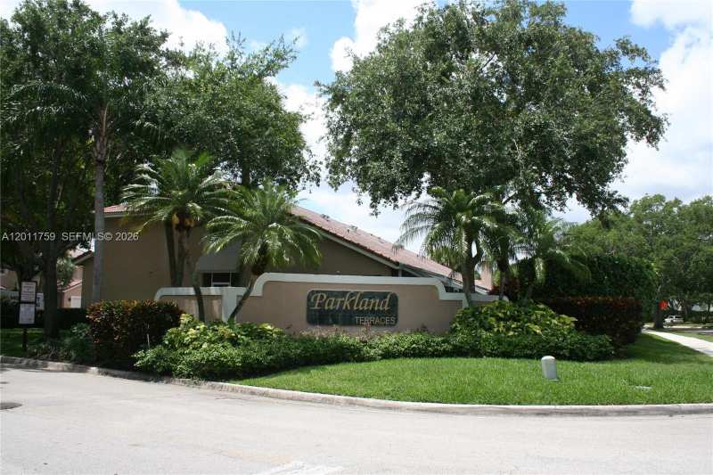 6200 NW 74th Ct, Parkland FL 33067