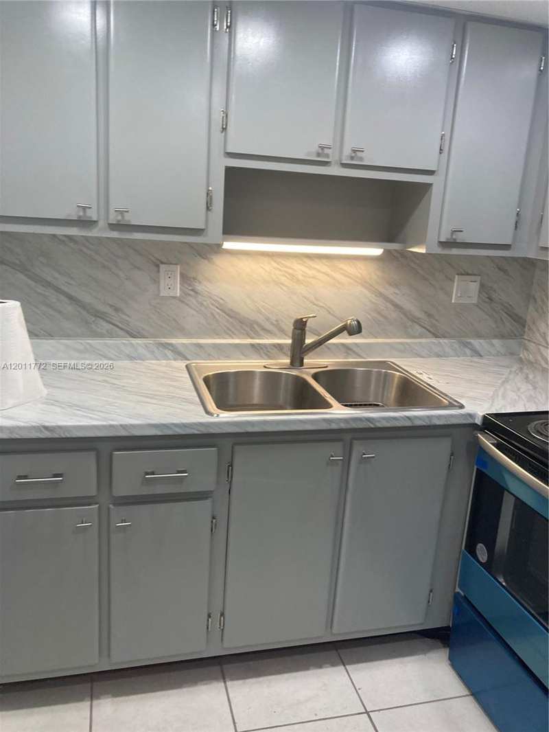 3000 NE 16th Ave # 405, Oakland Park FL 33334