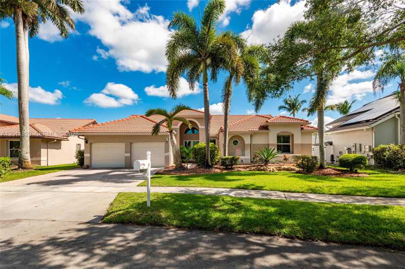 18253 NW 15th Ln, Pembroke Pines FL 33029