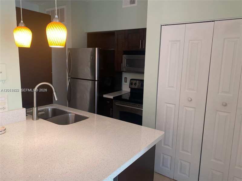 18330 NW 68th Ave # G, Hialeah FL 33015