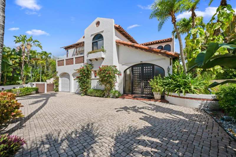 23 Sloans Curve Drive, Palm Beach FL 33480