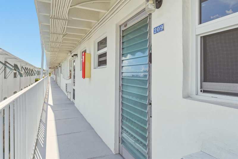 4001 S Ocean Boulevard # 209, South Palm Beach FL 33480