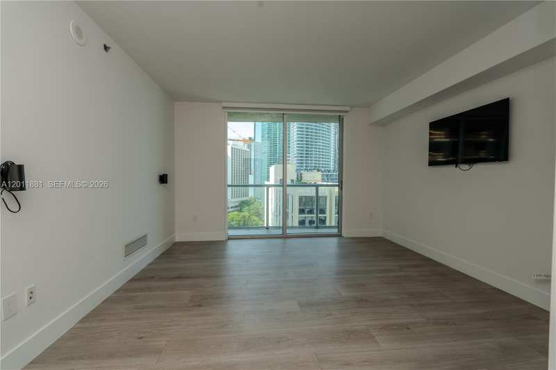 500 Brickell Ave # 1407, Miami FL 33131