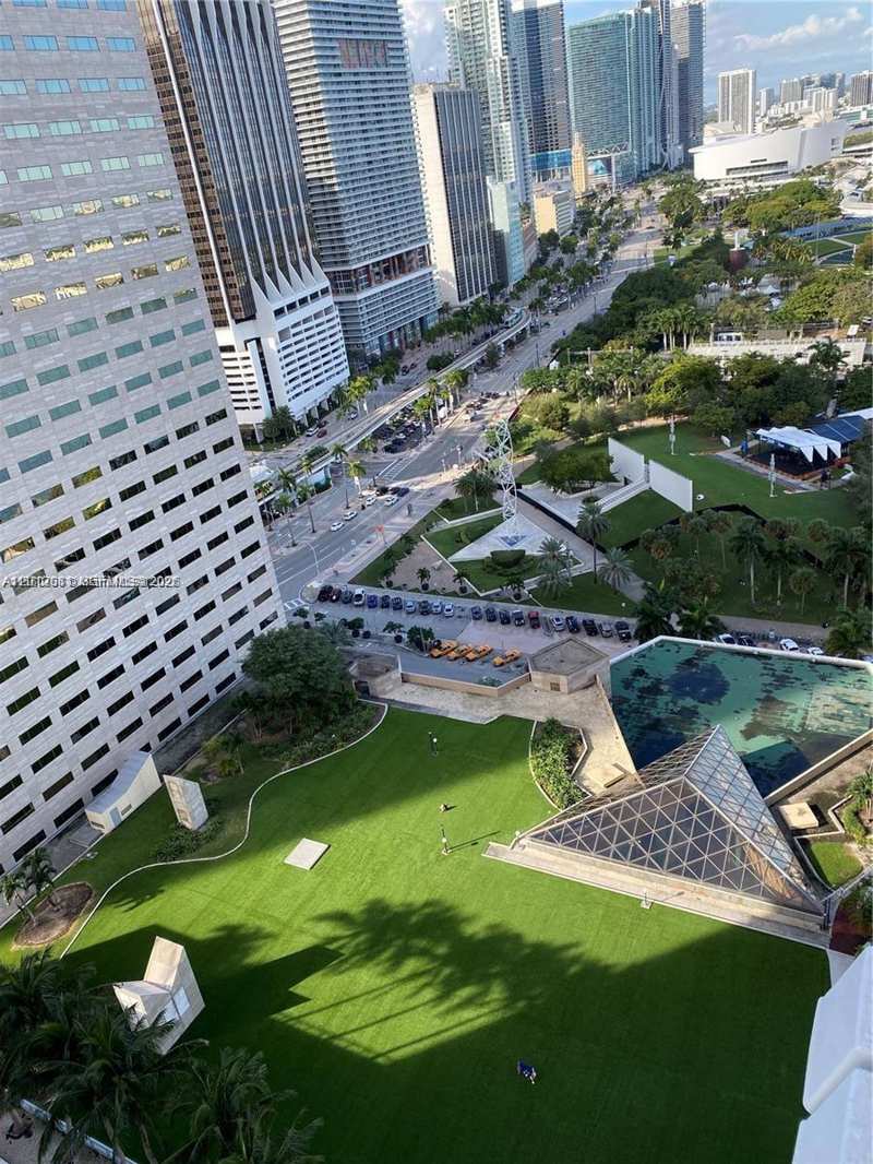 335 S Biscayne Blvd # 2900, Miami FL 33131