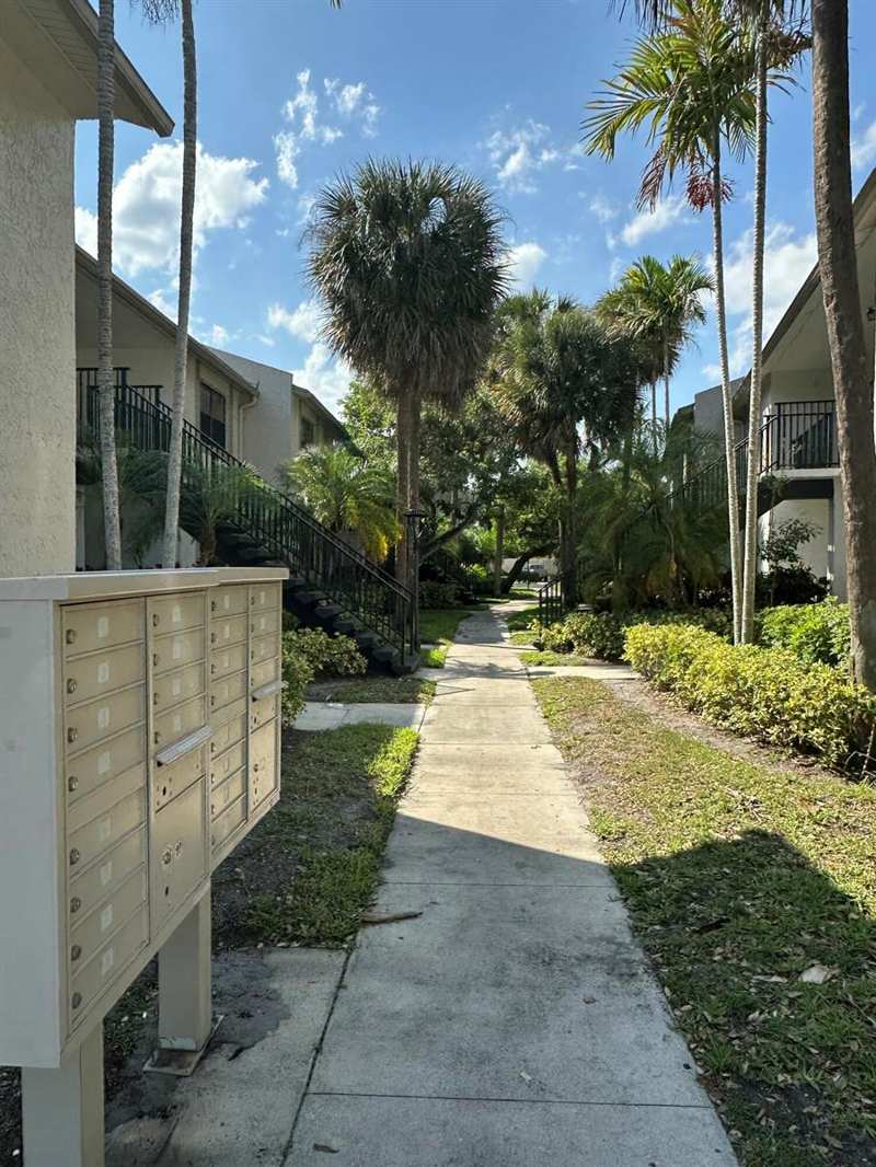 1250 S Military Trail # 1612, Deerfield Beach FL 33442